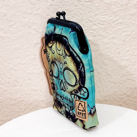 NWT Womens Cigarette Case for 100s Tie Dye SKULL Recycled Material - Picture 3 of 4
